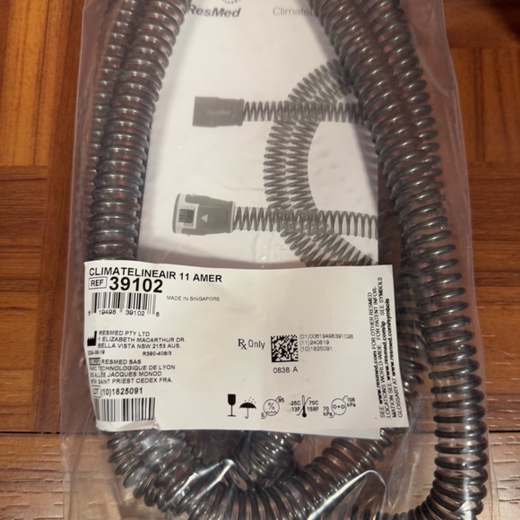 ResMed AirTouch F20 Cushion large and climate line air 11 amer - Picture 2 of 3